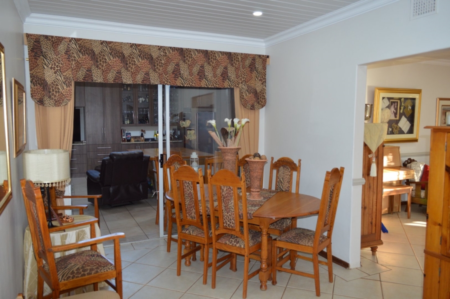 4 Bedroom Property for Sale in Flamwood North West